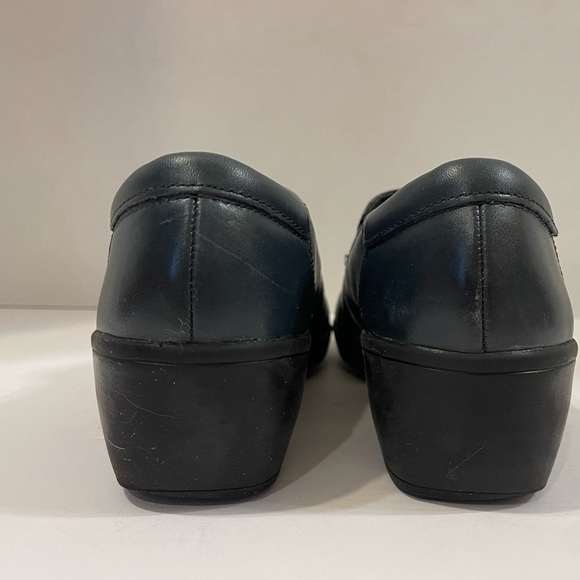 Clarks navy blue leather slide-on loafers shoes size 8 1/2 - Picture 7 of 10